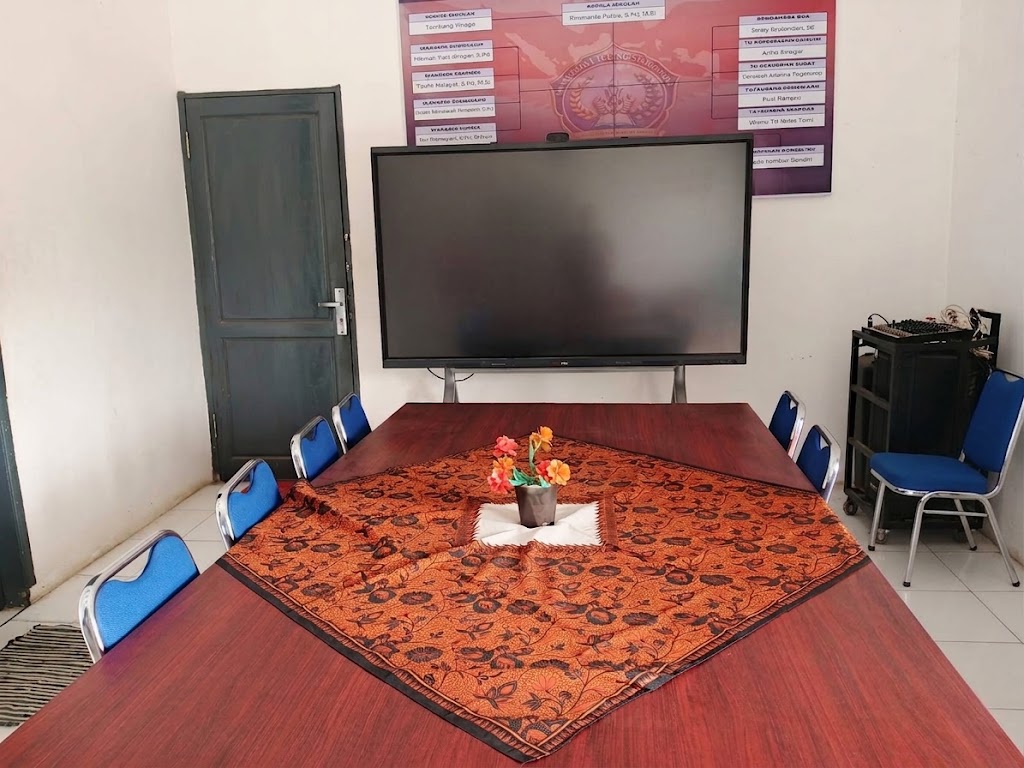 SMAN 1 Tebing Syahbandar - Ruang Pemanfaatan Smartboard